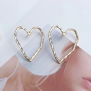 Carved Heart Outline Gold Stud Earrings